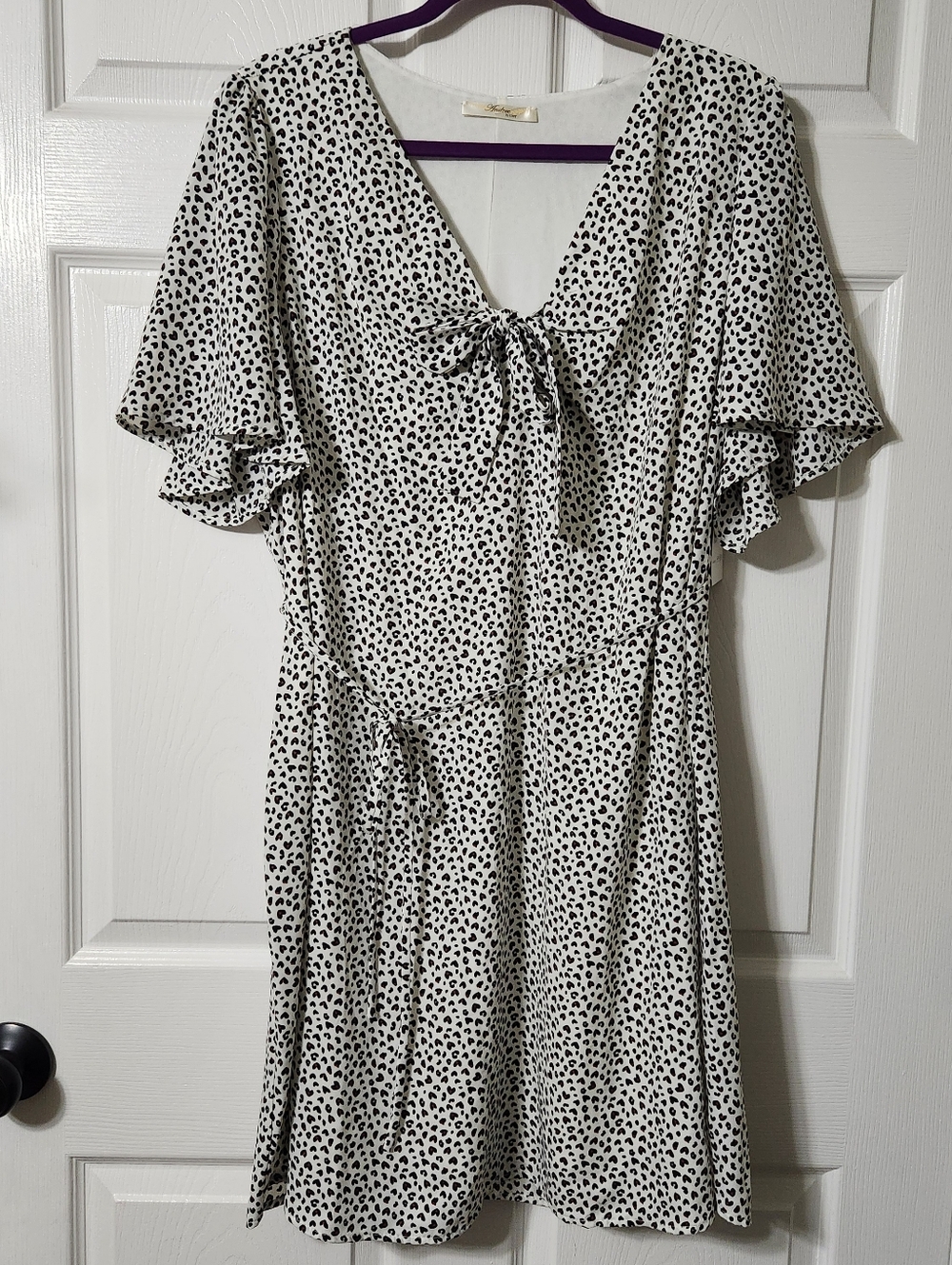 ANDREE BY UNIT Black and White Tie-Front Flutter Sleeve Mini Dress, Size 2X